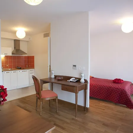 Medicis Apartment